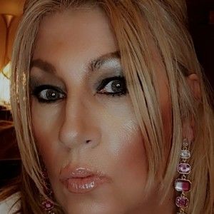 Meet your Posher, Carrie